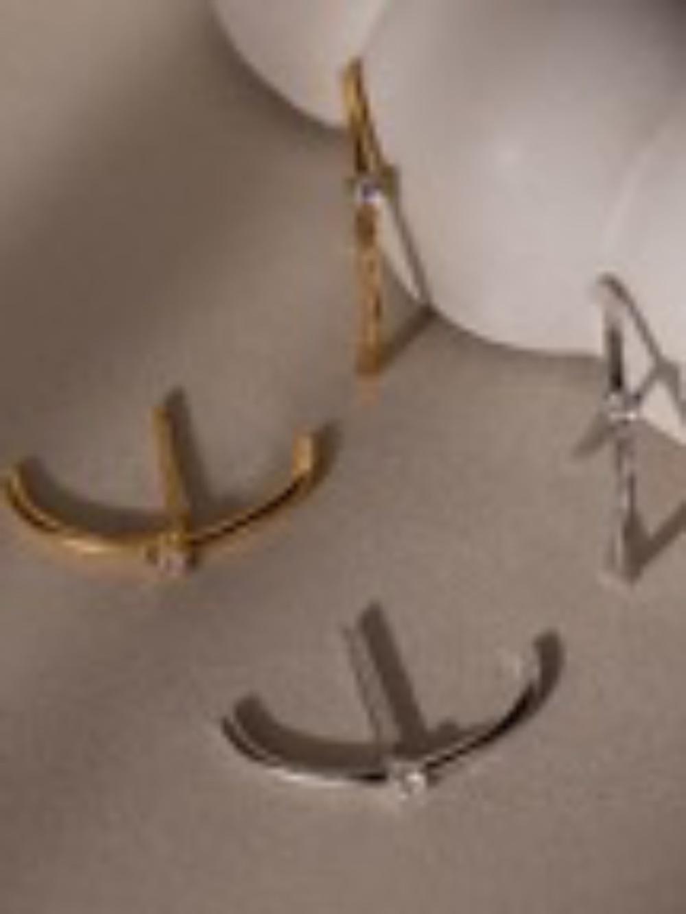 Caitlyn Minimalist | Arc Studs